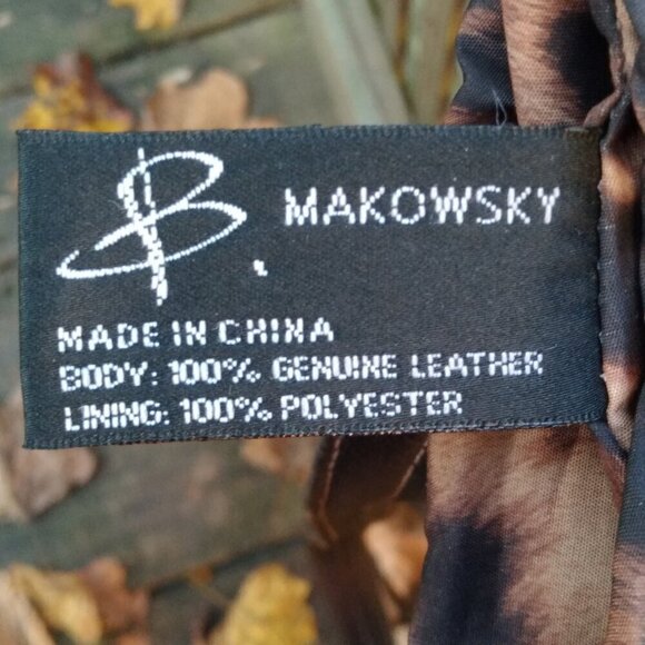 B Makowski Black Leather 70's Retro Style Bottle Top Crossbody Bag - Picture 9 of 11